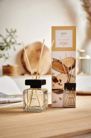 gdc-ipuro-essentials-cedar-wood-100ml-ifc1035-ambiente-02_1066x1600.jpg