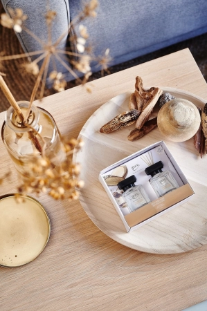 gdc-ipuro-essentials-cedar-wood-2x50ml-set-ifc1095-ambiente-01_1066x1600.jpg