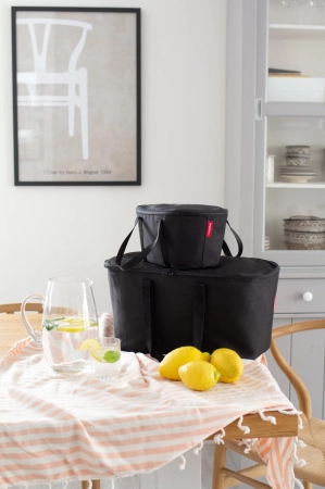 UH7003_coolerbag_black_reisenthel_RGB-Master_PM_05.jpg