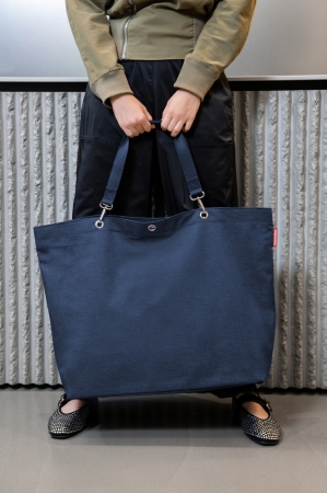 RZU4129_shopper-XL_twist-navy_reisenthel_PE_03.jpg