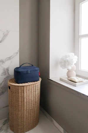 RFF4129_beautycase_twist-navy_reisenthel_PE_01.jpg