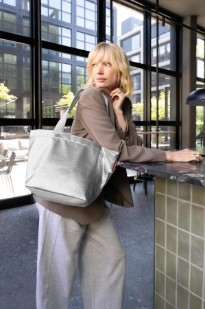 RZS7088_shopper-M_silver-crackle_reisenthel_PE_07.jpg