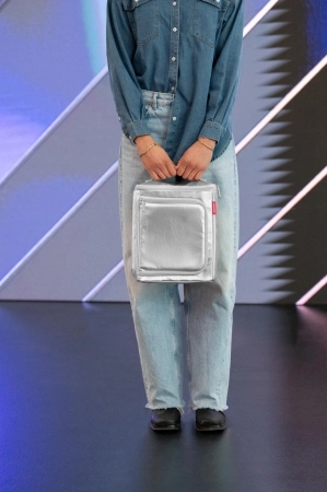 RUK7088_coolerbox_silver-crackle_reisenthel_PE_02.jpg