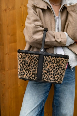 RBN6072_carrybag-XS_leo-fake-fur_reisenthel_PE_07.jpg