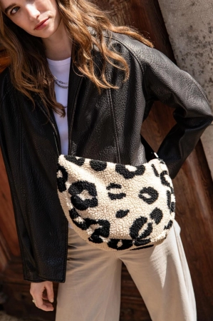 RGS6071_moonbag-S_teddy-leo-cream_reisenthel_PE_23.jpg