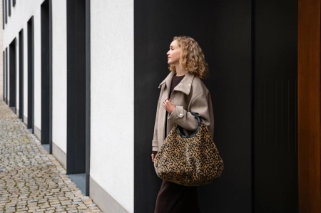 ROP6072_loopbag-hobo_leo-fake-fur_reisenthel_PE_14.jpg