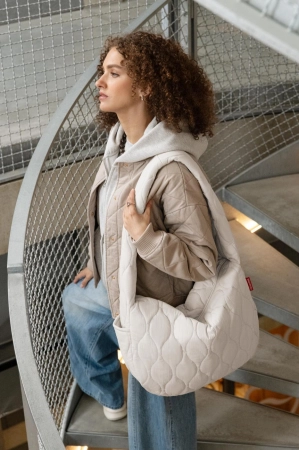RGO7097_moonbag_puffer-stone_reisenthel_PE_03.jpg