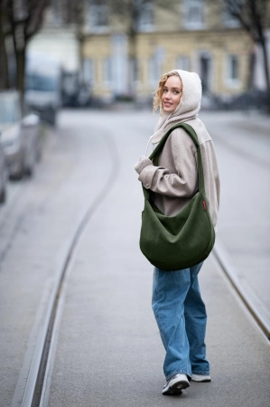RGO5057_moonbag_cord-dark-matcha_reisenthel_PE_34.jpg
