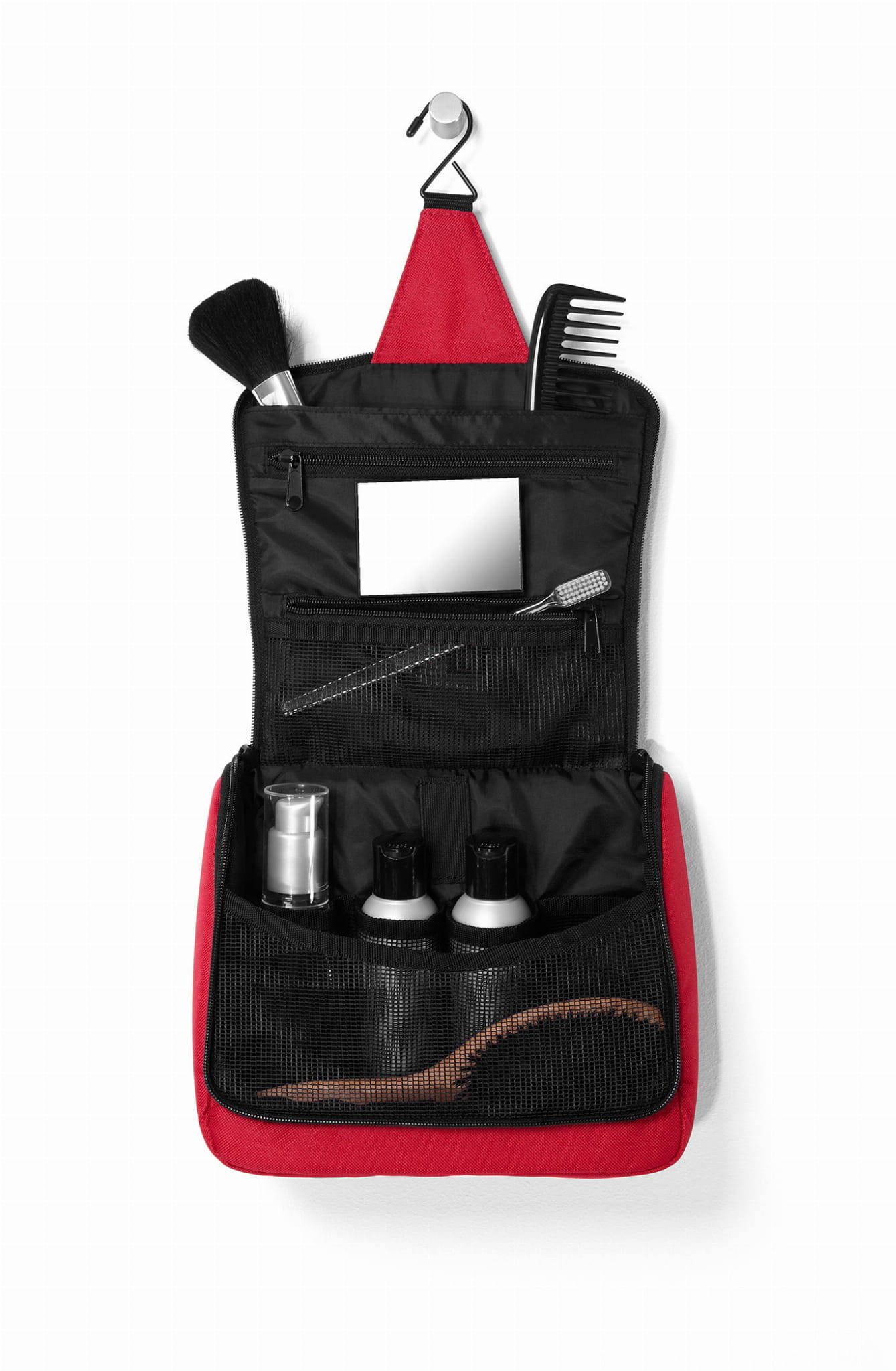 WH3004_toiletbag_red_reisenthel_Web_FA_02.jpg