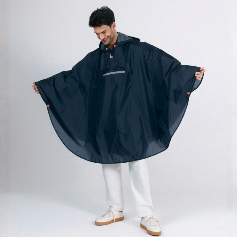 UPN80_poncho-de-pluie-bleu-marine-modele-mixte.jpg